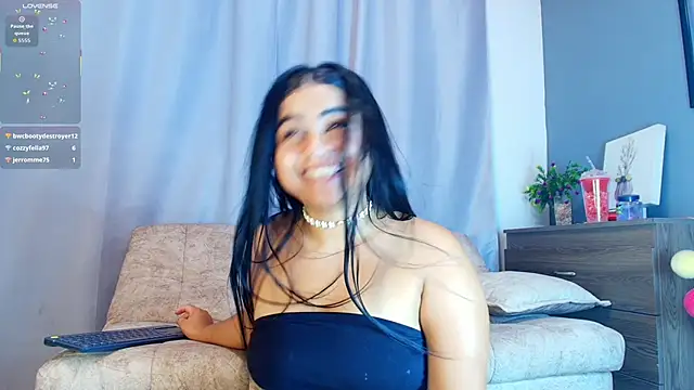 jade_brunnette's cam snapshot