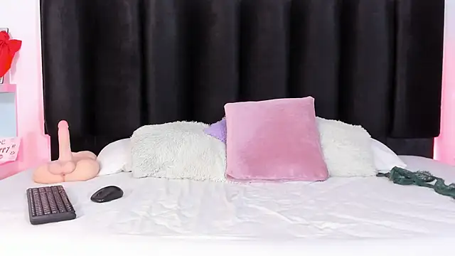 JackieDumont1's cam snapshot