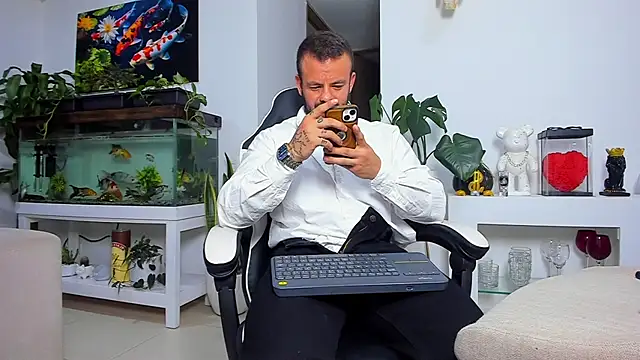 Johnnygrayson1 live sex cam