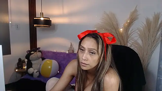 salome_drasin's cam snapshot