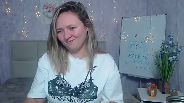 SallyVerda's cam snapshot