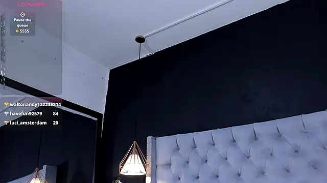 angeline_blake_'s cam snapshot