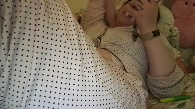 HYPHYtype's cam snapshot