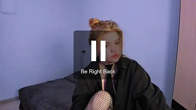 LaseyMoon's cam snapshot