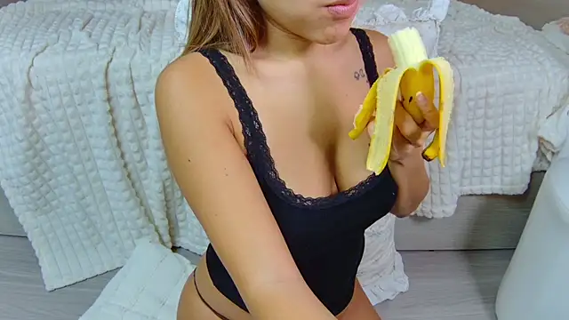 Natasha_babygirl1's cam snapshot