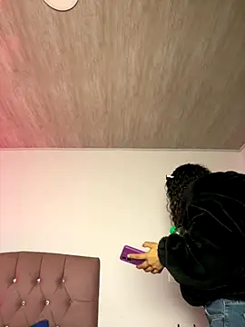 NINA_18_YEARS's cam snapshot