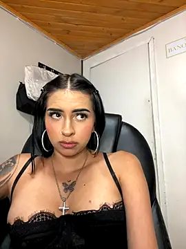 Hilary_pinkk's cam snapshot