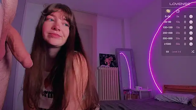 alicekaneky live sex cam