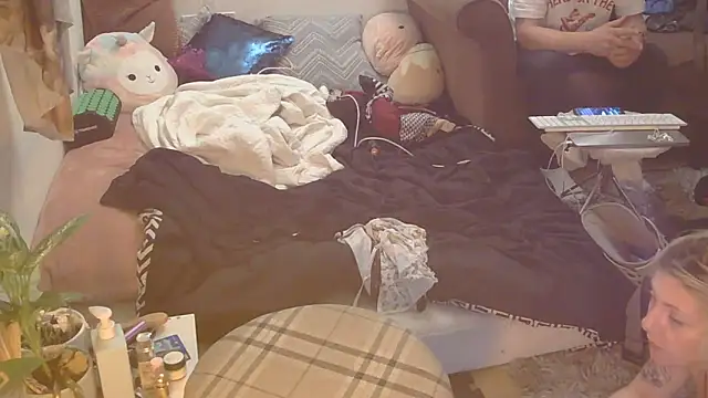 Foxxyhoneypott's cam snapshot