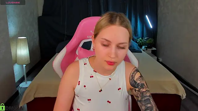 Carol__Cox's cam snapshot