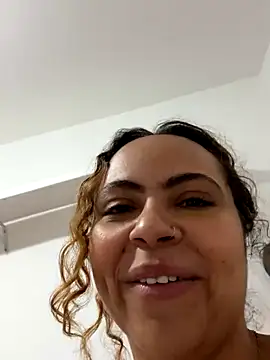 Chloe_Leaozinho's cam snapshot