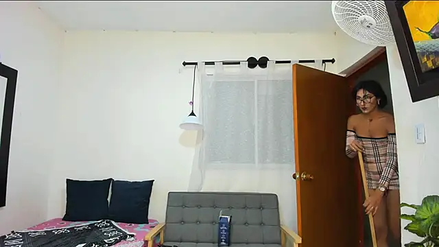 zou_quira live sex cam