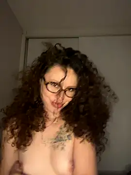 JhenneRouge live sex cam