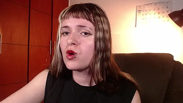 NEXT_DOOR_GIRL_'s cam snapshot