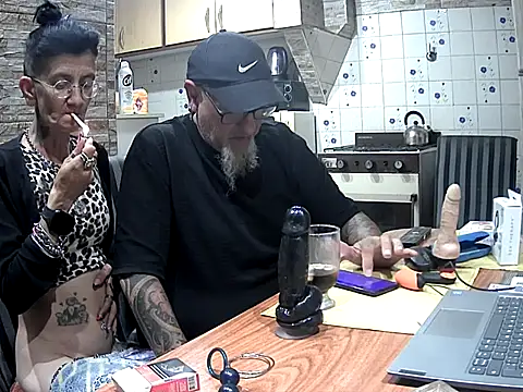 lacoloyelpela25's cam snapshot