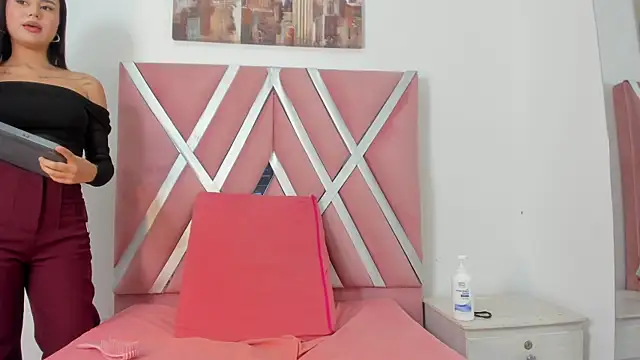 Emily-Carter's cam snapshot