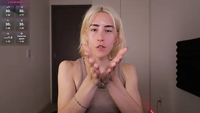 laliwhite live sex cam