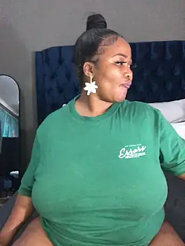 SultryBusty's cam snapshot