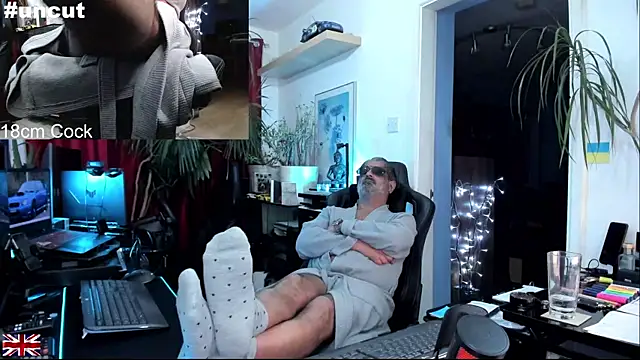 OnlineBossUK's cam snapshot