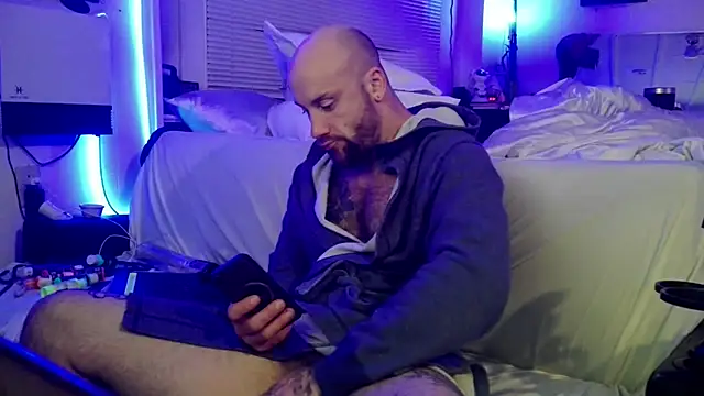 Luv2SuckBWC92's cam snapshot