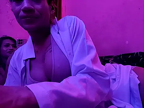 Kellye_hotTs live sex cam