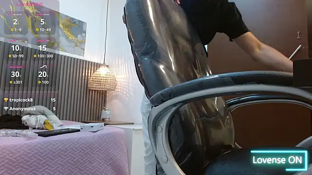 Dyla_n18 live sex cam