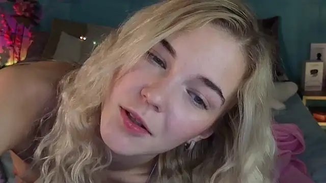 Aurora_Bennet's cam snapshot