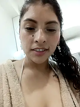 Fox_Roxxan's cam snapshot