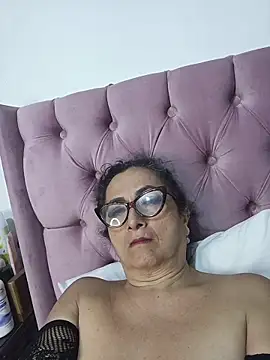 AlessandraLeroy's cam snapshot