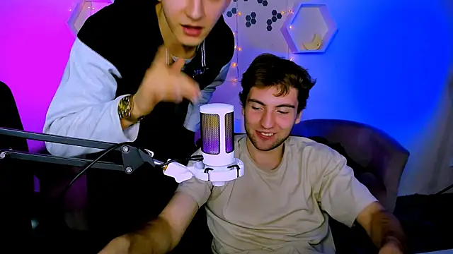 travis_wolf_'s cam snapshot