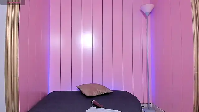 Chloe_Bennetth's cam snapshot