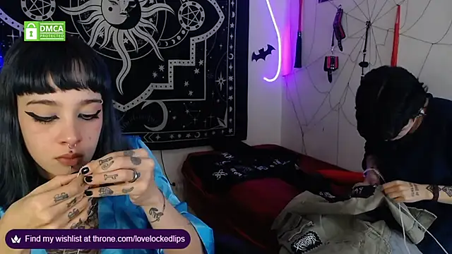 lovelockedlips's cam snapshot