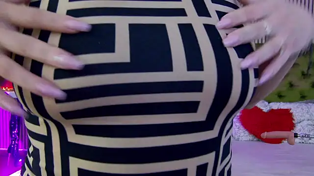 LadyTouch's cam snapshot