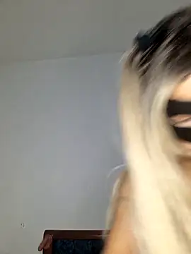 Lonalonaa_19999's cam snapshot