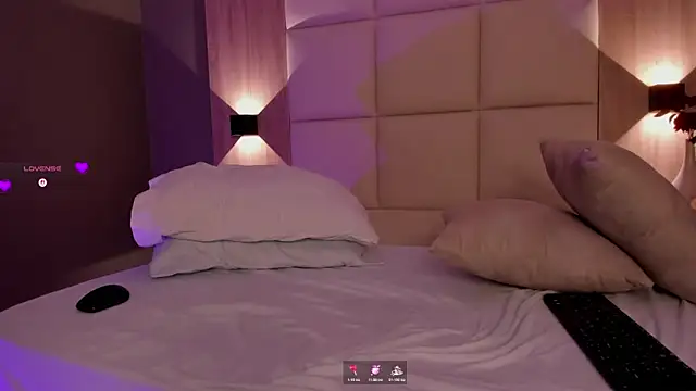 emma_fhox's cam snapshot