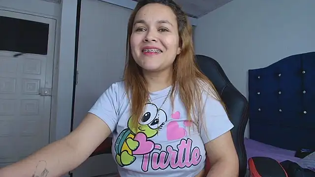 _julietta_'s cam snapshot