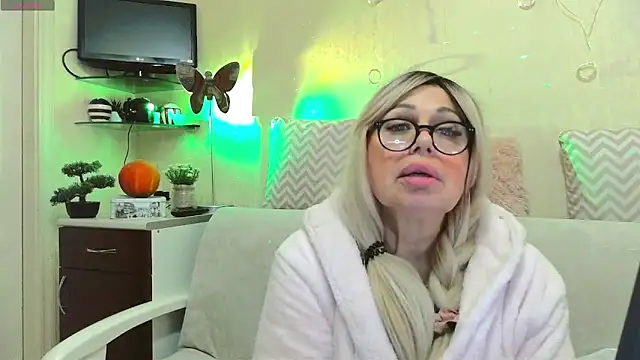 SusieNoreen's cam snapshot