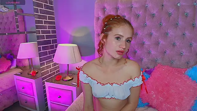 AdelaineBest's web cam