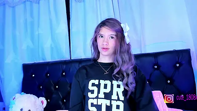 Sofiia_cute_'s cam snapshot