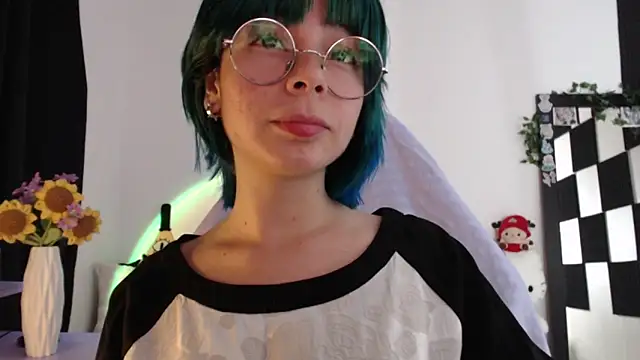 YUKII-UWU's cam snapshot