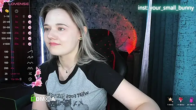 Your_small_bunny's cam snapshot