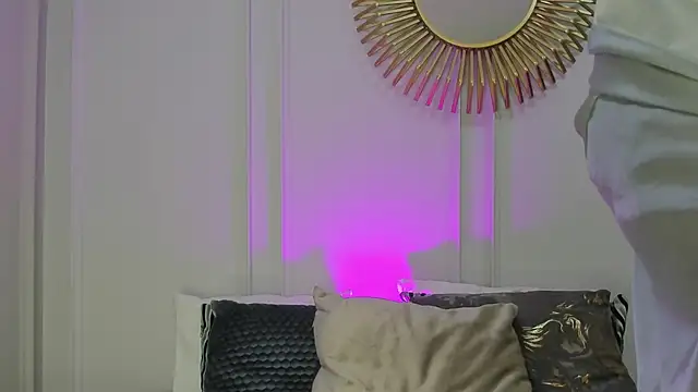 CharlotteBrownn_'s cam snapshot