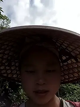 clara-cute's cam snapshot