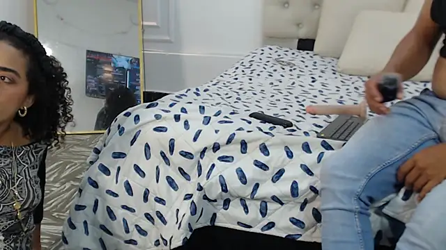 charlotte_dante212's cam snapshot