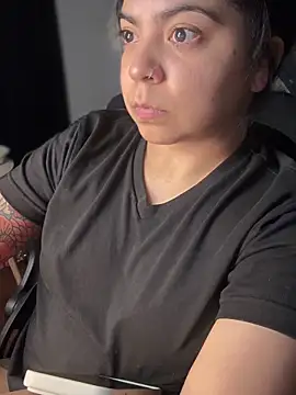 kimmiakiss22's cam snapshot