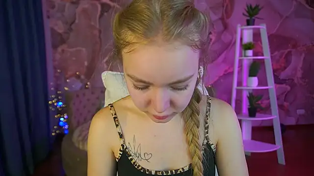 EmilySunshineS's cam snapshot