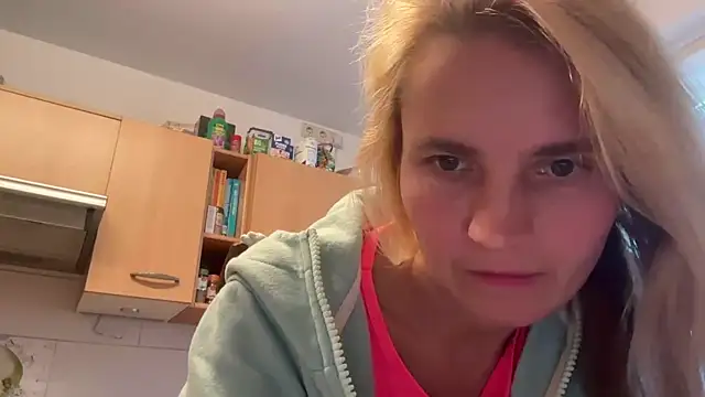 s-te-fan-i's cam snapshot