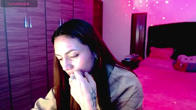 holy_juli's cam snapshot