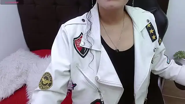 AlexandraJones_'s cam snapshot