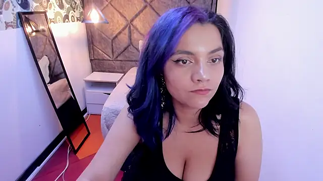 Kiara_Cruz__'s cam snapshot